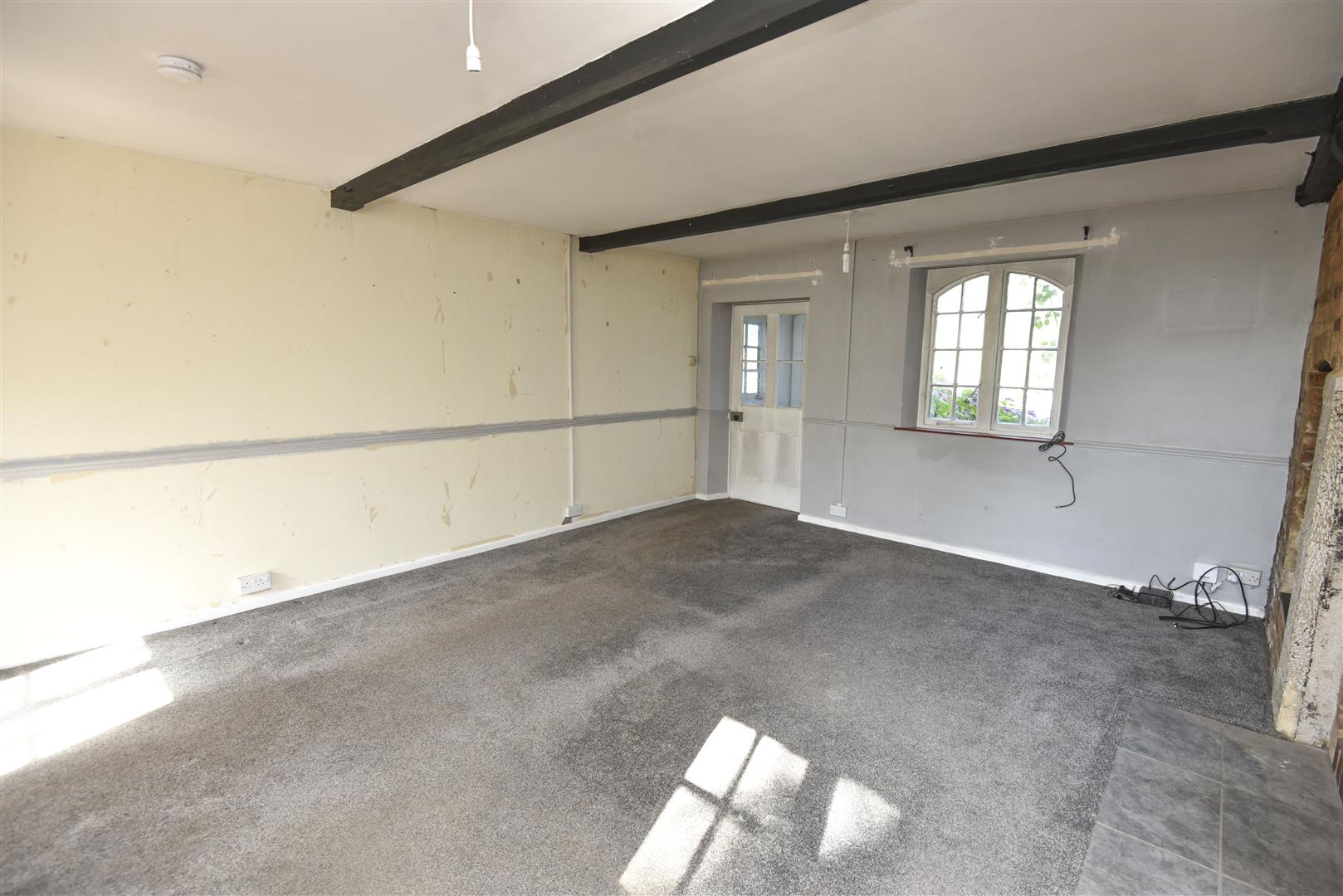 A SITTING ROOM 2.JPG